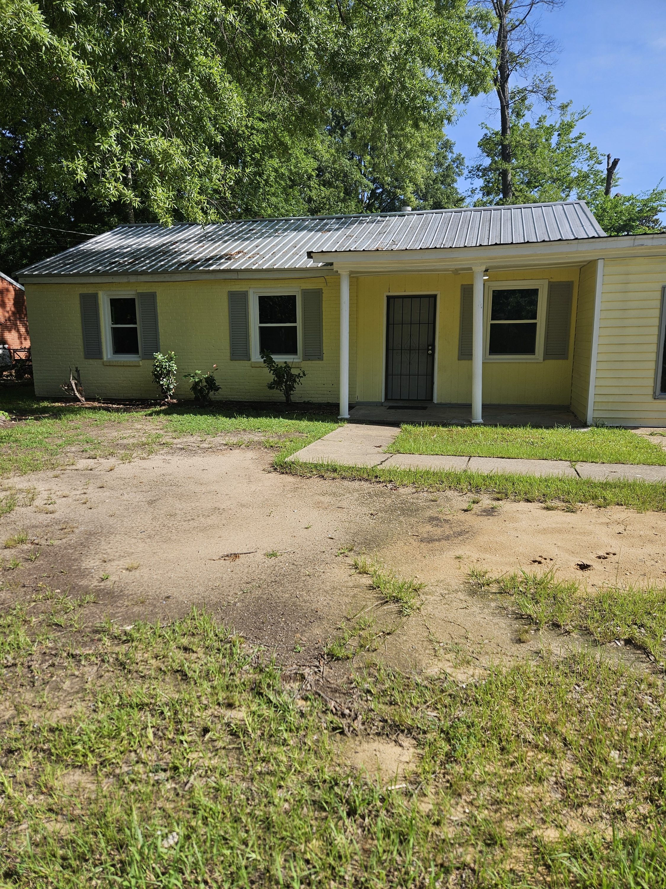 122 Collinwood Avenue